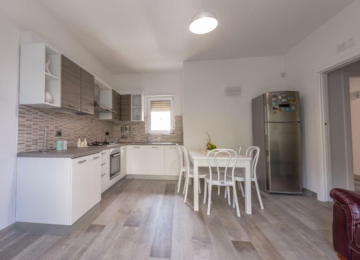 הוילה קרוביניו Casa Angela Rosa מראה חיצוני תמונה
